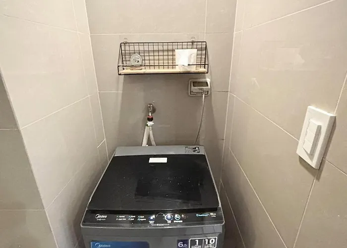 Cozi Modern Uptown Parksuites * Manila