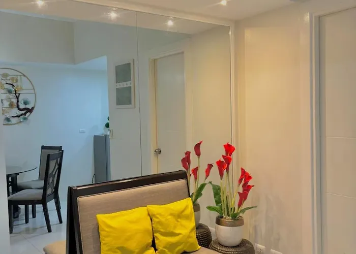 Cozi Modern Uptown Parksuites *