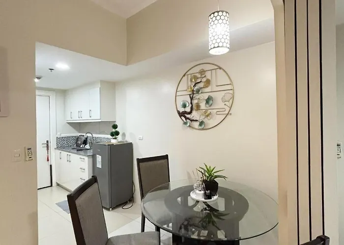 Cozi Modern Uptown Parksuites Apartment Manila