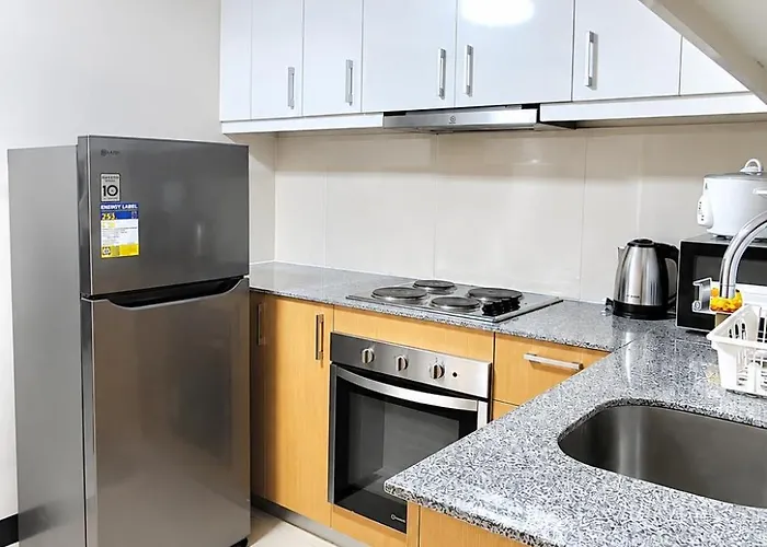 Cozi Modern Uptown Parksuites *