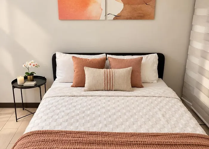 Apartment Cozi Modern Uptown Parksuites *